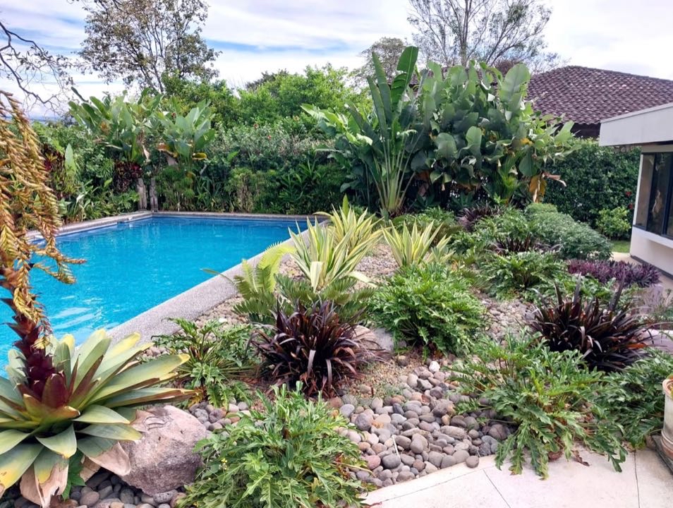 For Sale, Single-Story House with Pool Los Reyes SOLD